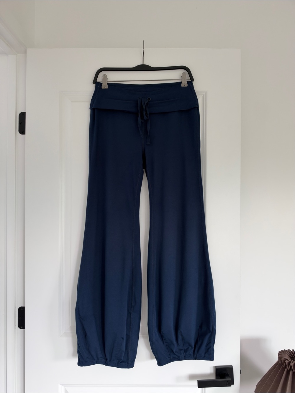 Free People Movement Bubble Pants in Navy. Size S